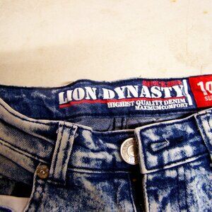 Lion Dynasty Highest Quality Denim Maximum Comfort Boys Shorts Size 10 Slim
